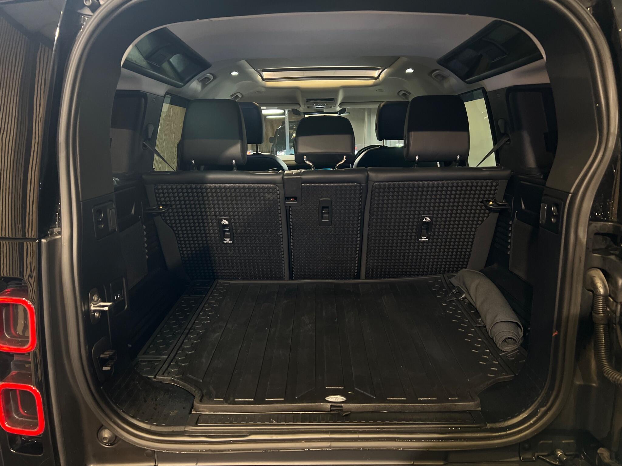 Land Rover Defender 110